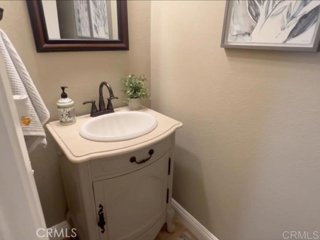 1242 Avenida Amistad, San Marcos CA: https://media.crmls.org/medias/504e0d7b-bc17-4c61-a487-e9abe42ff38d.jpg
