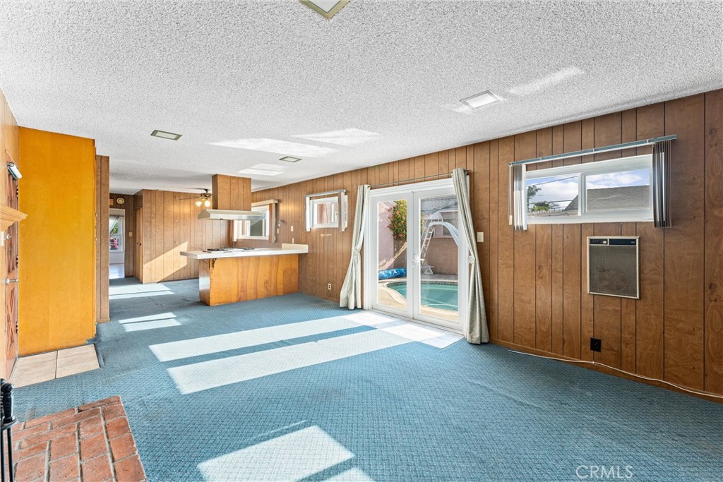 https://media.crmls.org/medias/504e13db-75ea-4584-a1f1-88ff31861f3b.jpg?preset=X-Large