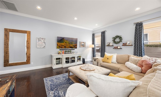 6615 Feather Drive, Huntington Beach CA: https://media.crmls.org/medias/504e2a49-750e-4215-8239-18ee08f70c71.jpg