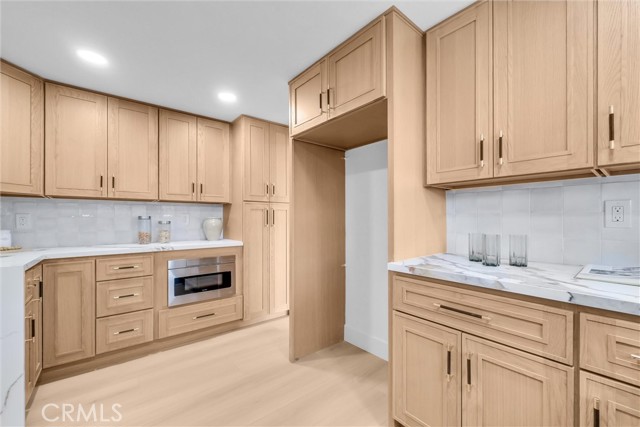 Image 19 of 45 For 2902 Winfield