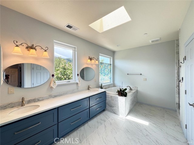 1910 Foothill Drive, Redwood Valley CA: https://media.crmls.org/medias/504f3d3a-97b8-4b61-8069-b67d91ceef00.jpg