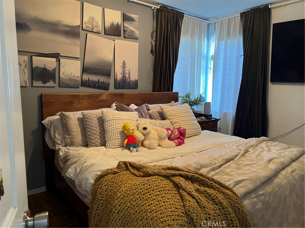 https://media.crmls.org/medias/504f888e-51c1-40e2-8547-8e7914062a03.jpg?preset=X-Large