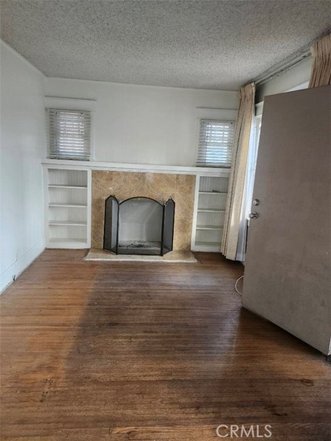 437 W 81st Street, Los Angeles CA: https://media.crmls.org/medias/504fc0dc-1212-48eb-bce5-1c8c48c03df5.jpg