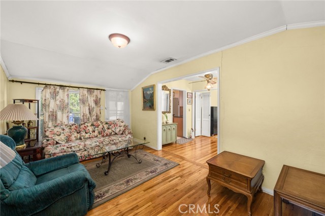 Detail Gallery Image 14 of 38 For 2415 Graydon Ave, Monrovia,  CA 91016 - 3 Beds | 2 Baths