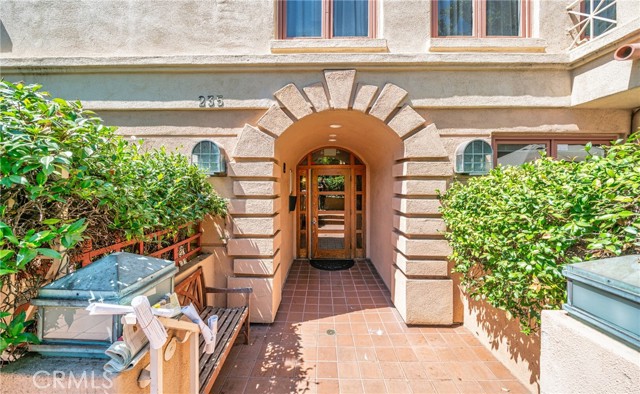 Detail Gallery Image 39 of 46 For 235 S Gale #102,  Beverly Hills,  CA 90211 - 2 Beds | 2 Baths