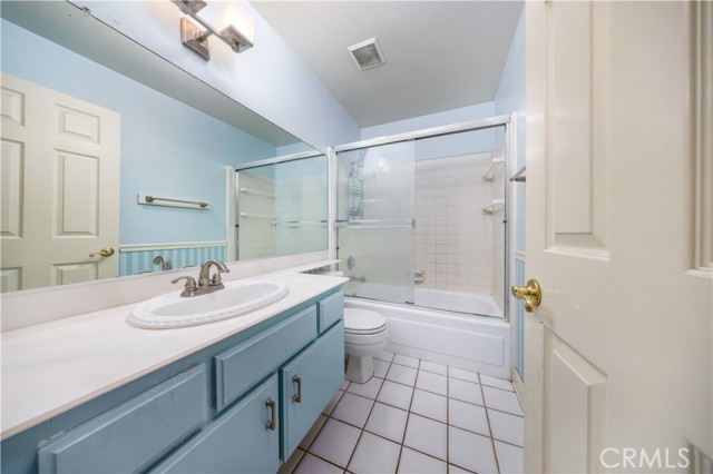 29 Farragut, Irvine CA: https://media.crmls.org/medias/505005e1-d05a-478e-b435-93292f0c18a4.jpg