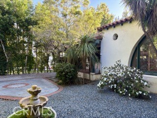 Detail Gallery Image 4 of 39 For 2335 Overland, Los Angeles,  CA 90064 - 3 Beds | 1/1 Baths