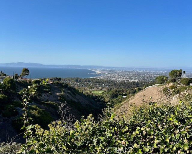 Detail Gallery Image 1 of 23 For 26335 Basswood Ave, Rancho Palos Verdes,  CA 90275 - 3 Beds | 2 Baths