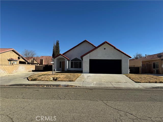 Detail Gallery Image 2 of 36 For 43638 Nicole St, Lancaster,  CA 93535 - 4 Beds | 3 Baths