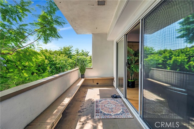 8710 Delgany Avenue, Playa del Rey CA: https://media.crmls.org/medias/505109bc-b82f-4c18-a794-0183f1be4b54.jpg