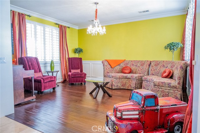 Detail Gallery Image 14 of 54 For 7306 Sungold, Corona,  CA 92880 - 5 Beds | 3 Baths