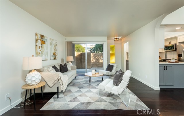 Detail Gallery Image 8 of 31 For 12421 Ramona, Hawthorne,  CA 90250 - 3 Beds | 3 Baths