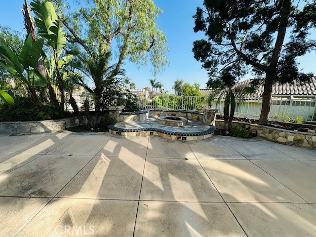 26562 White Oaks Drive, Laguna Hills CA: https://media.crmls.org/medias/50520429-833d-4dc3-aded-51eadbdade01.jpg