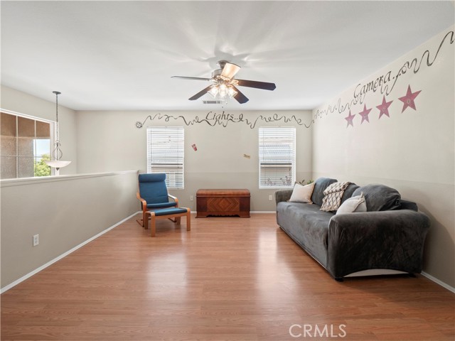 Detail Gallery Image 16 of 40 For 26332 Oakdale Canyon Ln, Canyon Country,  CA 91387 - 5 Beds | 3 Baths