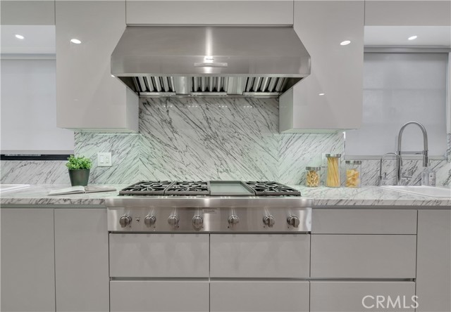 1812 Linda Vista Avenue, Pasadena CA: https://media.crmls.org/medias/5053a1e2-bd70-411c-bbb6-9d1d114ce840.jpg