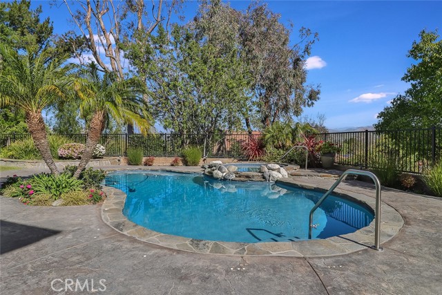 11583 Flowerwood Court, Moorpark CA: https://media.crmls.org/medias/505479e8-a401-4fdb-a1af-a7c747922631.jpg