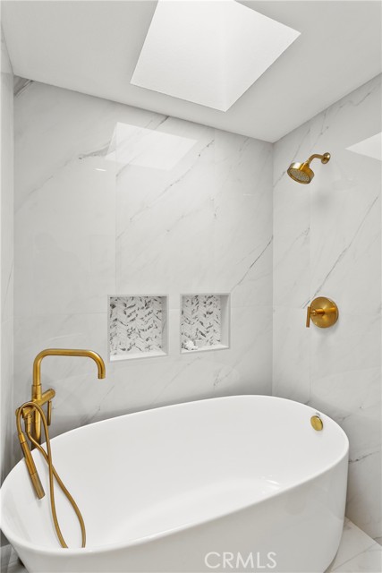 Detail Gallery Image 18 of 27 For 2 Canyon Island Dr #22,  Newport Beach,  CA 92660 - 2 Beds | 2 Baths