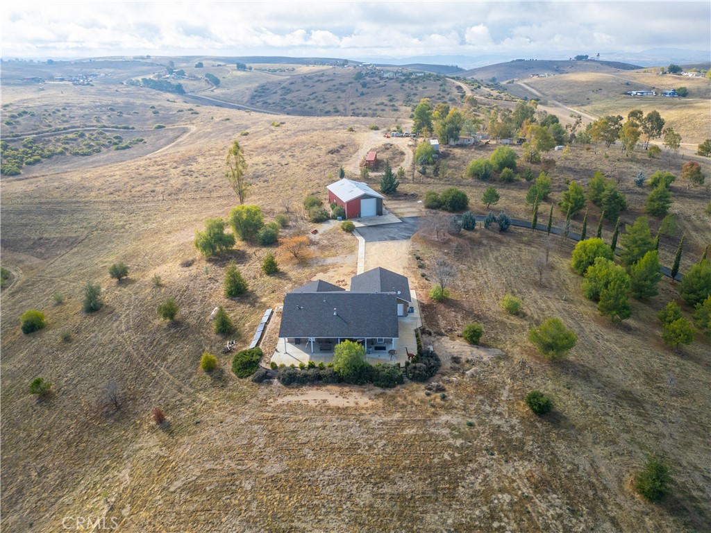 https://media.crmls.org/medias/5055e04d-01e9-40a5-a0f2-5c0470e2e0e6.jpg?preset=X-Large