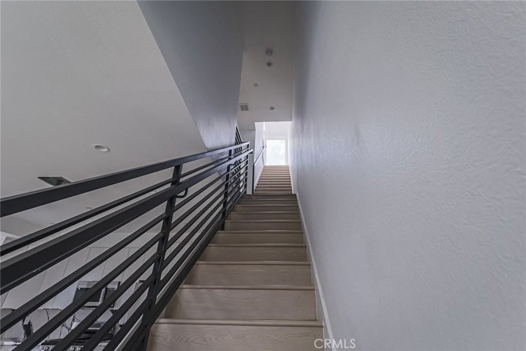 https://media.crmls.org/medias/5055ed2e-6c11-4c22-90a8-19cfffba386b.jpg?preset=X-Large