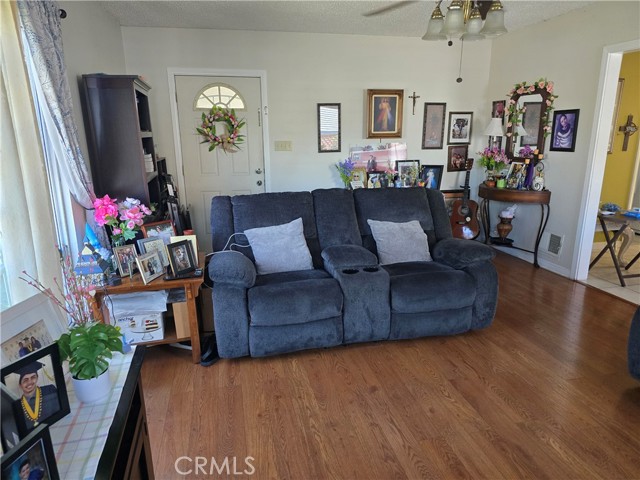 Detail Gallery Image 12 of 22 For 519 N Sloan Ave, Compton,  CA 90221 - 3 Beds | 1 Baths