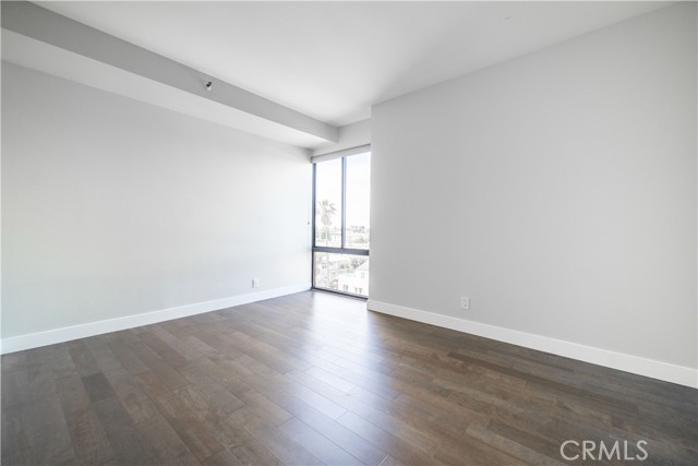 1310 E Ocean Boulevard, Long Beach CA: https://media.crmls.org/medias/50567a63-0f9a-49d7-bc4e-61d39d1e6833.jpg