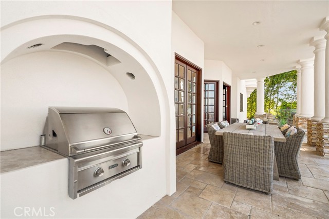 13320 Mulholland Drive, Beverly Hills CA: https://media.crmls.org/medias/5056ad5f-cb0a-48b9-9681-bb72a8065337.jpg