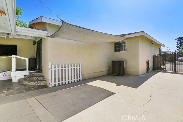 Detail Gallery Image 5 of 39 For 11409 Samoline Ave, Downey,  CA 90241 - 4 Beds | 2 Baths