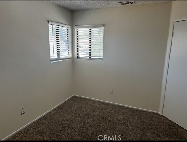 Detail Gallery Image 15 of 33 For 13675 Riverstone Dr, Victorville,  CA 92392 - 3 Beds | 2/1 Baths