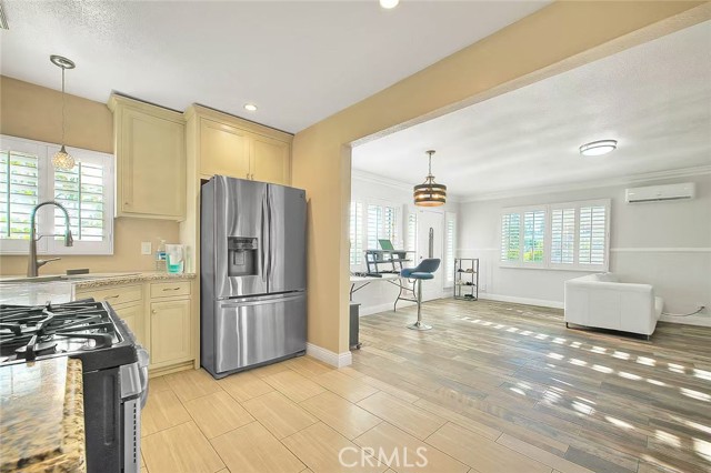 6442 Raymond Avenue, Long Beach CA: https://media.crmls.org/medias/50574f6b-2411-4eed-9350-2f139ea50245.jpg