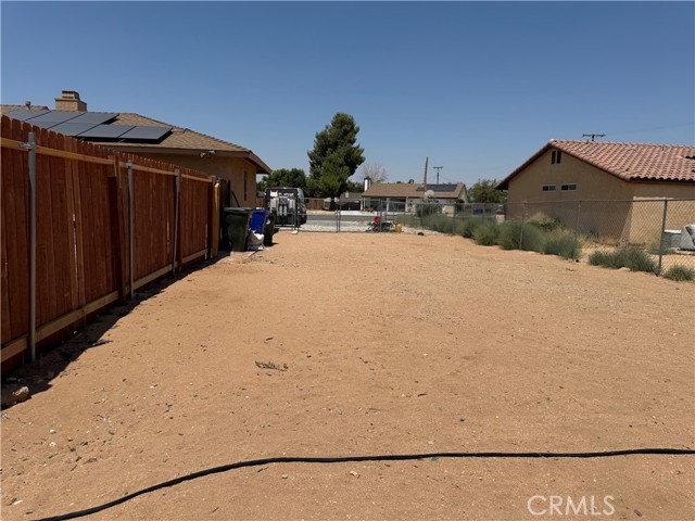 21275 Pocomoke Court, Apple Valley CA: https://media.crmls.org/medias/50575285-125e-4866-81ff-df85f25b2b4f.jpg