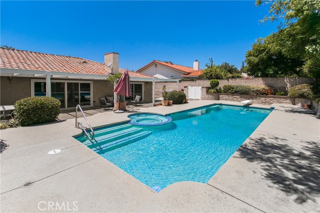 10200 Bothwell Road, Northridge CA: https://media.crmls.org/medias/50577771-69ed-42cd-bbc3-5597786fb468.jpg