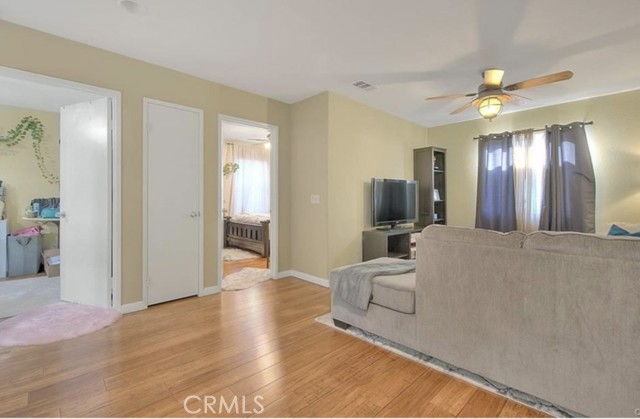 Detail Gallery Image 16 of 35 For 16278 Pablo Creek Ln, Fontana,  CA 92336 - 3 Beds | 2/1 Baths