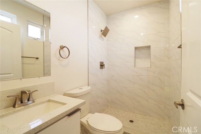 Detail Gallery Image 24 of 27 For 6926 N Morella Ave #3,  North Hollywood,  CA 91605 - 4 Beds | 4/1 Baths