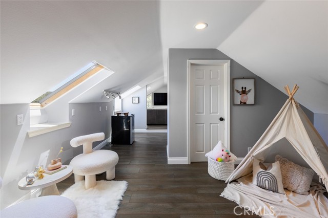10762 Meads, Orange CA: https://media.crmls.org/medias/5058ad13-e4d0-44e3-8f56-95fdad0fa255.jpg
