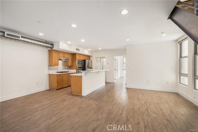 Detail Gallery Image 12 of 45 For 576 S Brea Bld, Brea,  CA 92821 - 2 Beds | 2/1 Baths