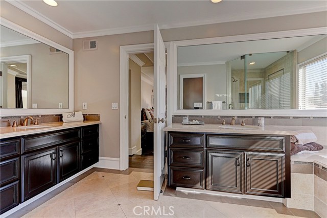 934 Duncan Avenue, Manhattan Beach, California 90266, 5 Bedrooms Bedrooms, ,4 BathroomsBathrooms,Residential,Sold,Duncan,SB17006848