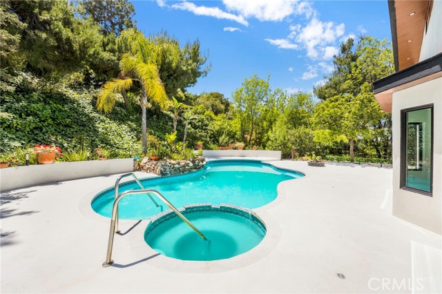 20101 Greenbriar Drive, Tarzana CA: https://media.crmls.org/medias/50599d17-a3b2-4810-8e0f-3051283d0178.jpg