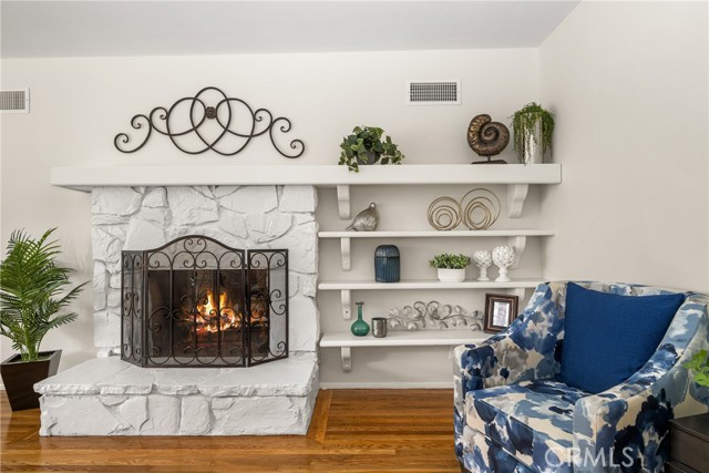 Detail Gallery Image 6 of 67 For 1832 Windsor Ln, Santa Ana,  CA 92705 - 4 Beds | 2/1 Baths