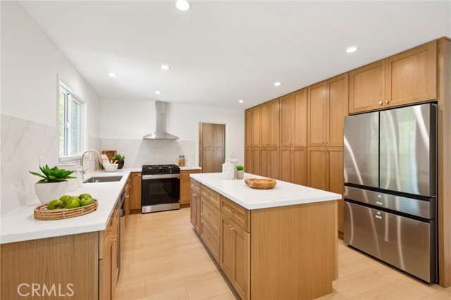 23509 Community Street, West Hills CA: https://media.crmls.org/medias/505b3d8a-46bb-453e-8765-09ba977a2055.jpg