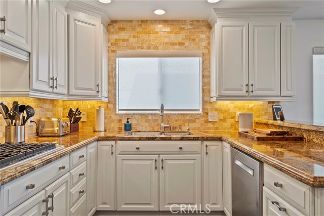 720 Manhattan Beach, Manhattan Beach, California 90266, 2 Bedrooms Bedrooms, ,2 BathroomsBathrooms,Residential,For Sale,Manhattan Beach,SB26077067