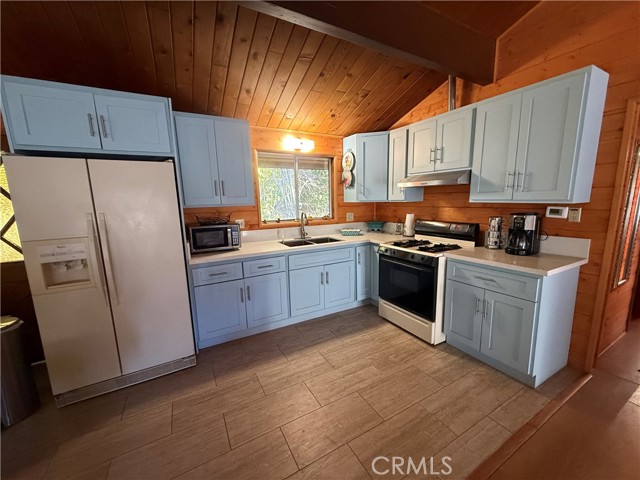 23764 Zuger Drive, Crestline, CA 92325