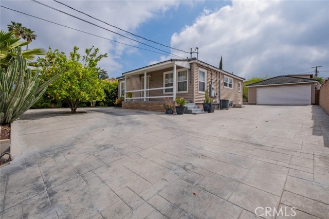 Detail Gallery Image 2 of 34 For 10404 Jardine Ave, Sunland,  CA 91040 - 2 Beds | 1 Baths