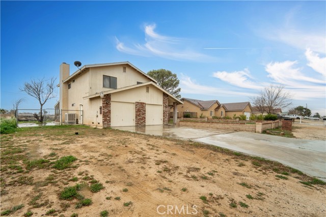 Detail Gallery Image 2 of 20 For 9848 Karen Ave, California City,  CA 93505 - 3 Beds | 2/1 Baths