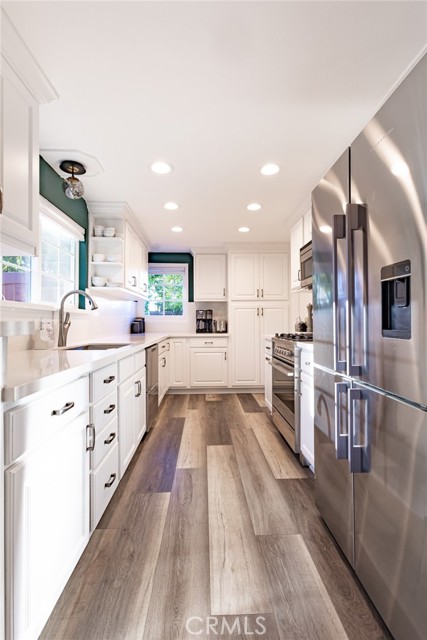 25065 Sunset W Place, Laguna Hills CA: https://media.crmls.org/medias/505cb6c4-3f7c-4b93-9d77-7d44b0a07f79.jpg