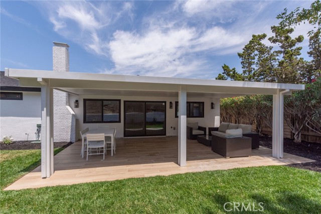 876 Ballina Court, Newbury Park CA: https://media.crmls.org/medias/505d6bc8-aac1-4bf8-a1e7-1050614eda6b.jpg