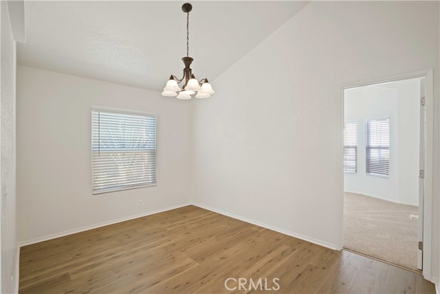 Detail Gallery Image 15 of 35 For 20240 Shadow Island Dr, Canyon Country,  CA 91351 - 3 Beds | 2 Baths