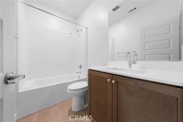Detail Gallery Image 17 of 26 For 559 via Vallarta, Camarillo,  CA 93012 - 3 Beds | 2/2 Baths
