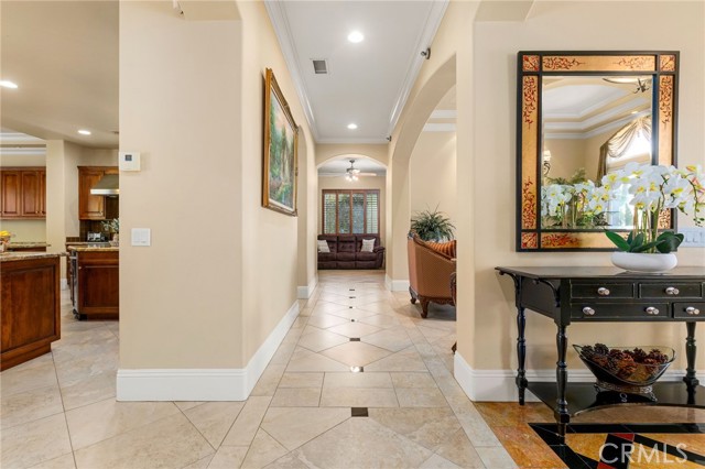 Detail Gallery Image 13 of 68 For 22928 San Joaquin, Canyon Lake,  CA 92587 - 4 Beds | 4/2 Baths