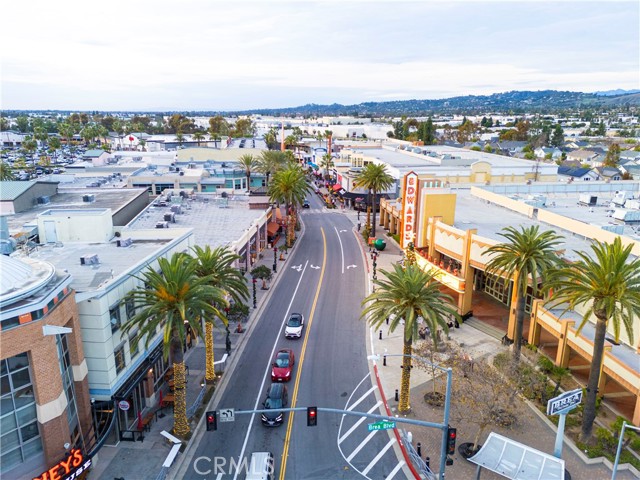 334 S Walnut Avenue, Brea CA: https://media.crmls.org/medias/505e8770-deef-44b6-b26f-450c766da07d.jpg