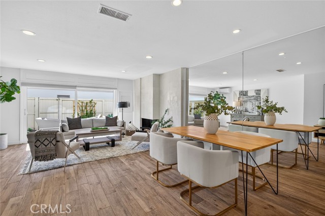 Detail Gallery Image 3 of 33 For 1074 Buckingham, Newport Beach,  CA 92660 - 2 Beds | 2/1 Baths